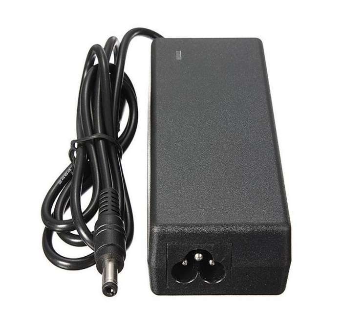 SE-P004 Replacement Laptop Charger For Lenovo 20V 4.5A Pin Size 5.5x2.5mm