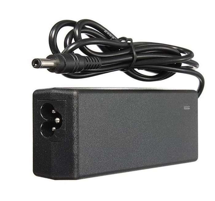 SE-P004 Replacement Laptop Charger For Lenovo 20V 4.5A Pin Size 5.5x2.5mm