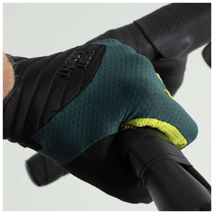 First Ascent Traverse Cycling Glove Black - S | Dark Moss