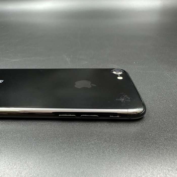 iPhone 7 128GB Jet Black