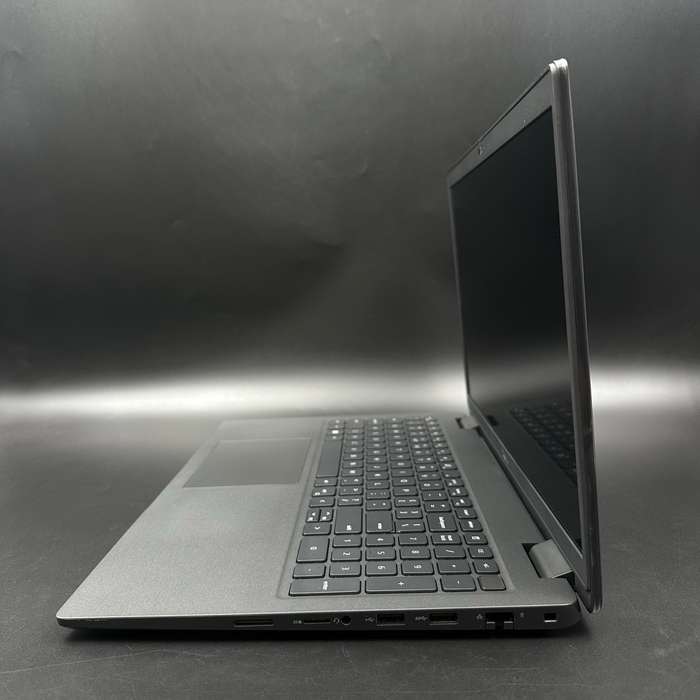 Dell Latitude 3520 | 11th Gen Intel Core i7 | 32GB Ram | 512GB SSD