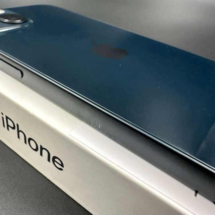 iPhone 13 128GB Midnight