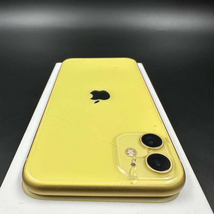 iPhone 11 256GB Yellow (Cracked Back)