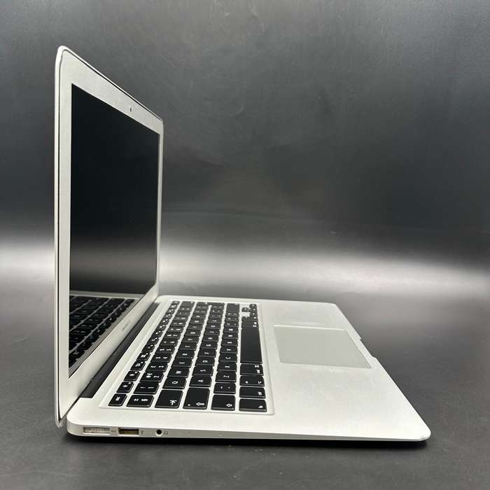 Macbook Air 13" 2017 1.8Ghz | 128GB SSD | 8GB Ram | Core i5 Silver