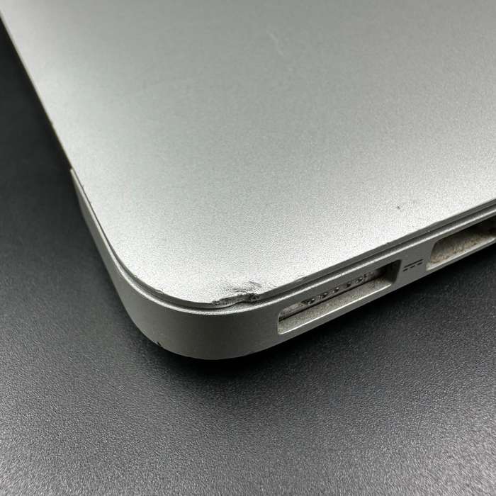 Macbook Air 13" 2017 1.8Ghz | 128GB SSD | 8GB Ram | Core i5 Silver