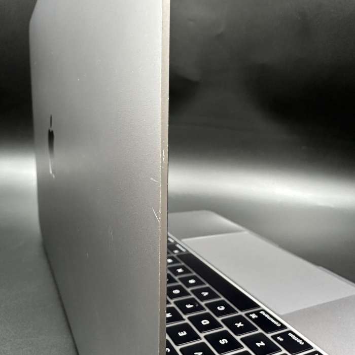 Macbook Pro 13" 2016 2.0Ghz | 256GB SSD | 8GB Ram | Core i5 Space Grey