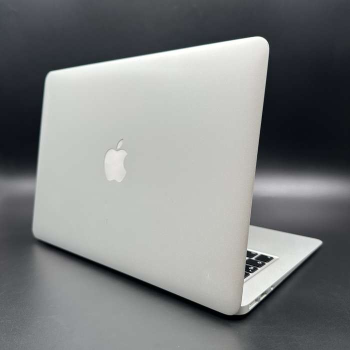 Macbook Air 13" 2017 1.8Ghz | 128GB SSD | 8GB Ram | Core i5 Silver