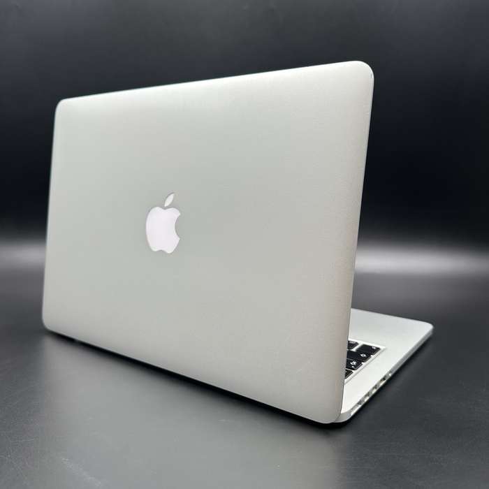 Macbook Pro 13" 2015 2.7GHz | 256GB SSD | 8GB Ram | Core i5 Space Grey