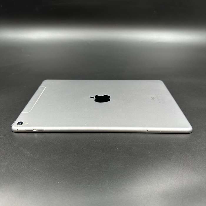 iPad Pro 9.7-inch 32GB (1st Gen) WiFi + Cellular Silver