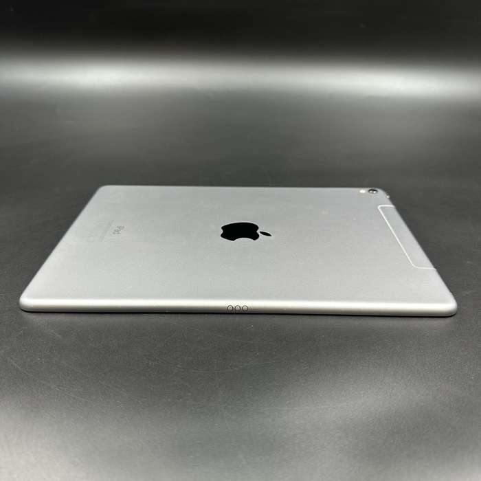 iPad Pro 9.7-inch 32GB (1st Gen) WiFi + Cellular Silver