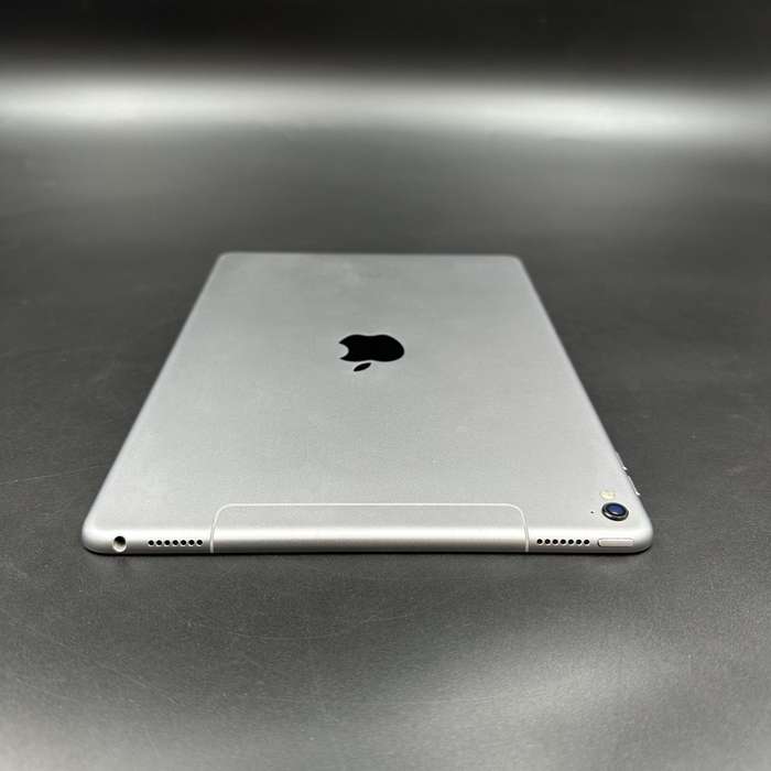 iPad Pro 9.7-inch 32GB (1st Gen) WiFi + Cellular Silver