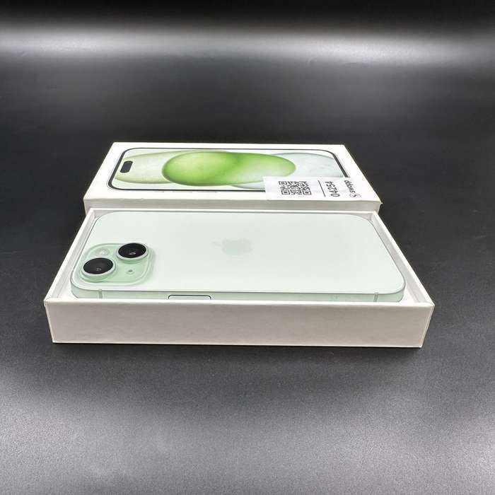 iPhone 15 128GB Green