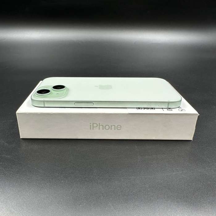 iPhone 15 128GB Green