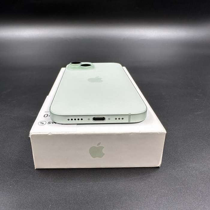 iPhone 15 128GB Green