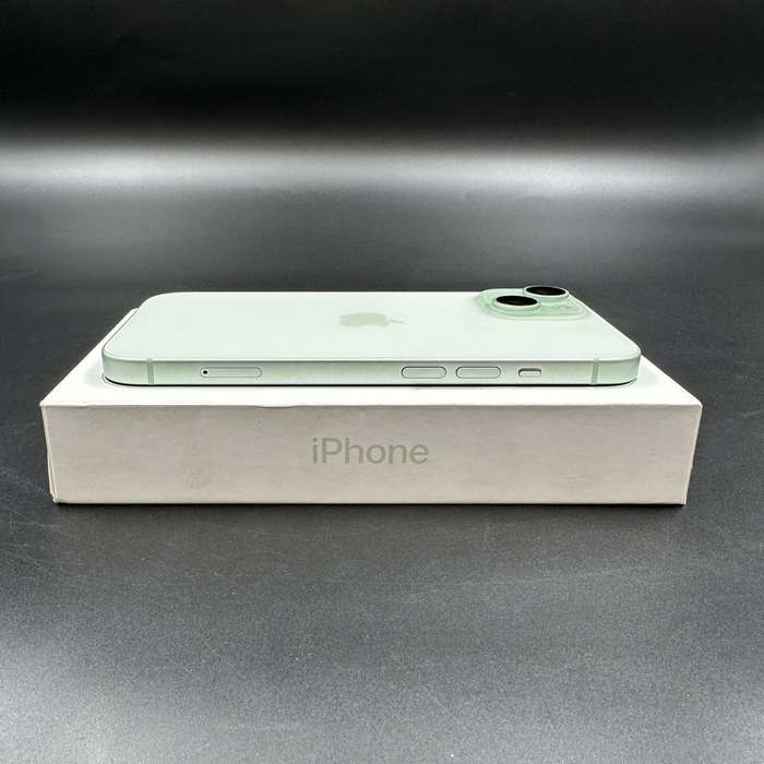 iPhone 15 128GB Green