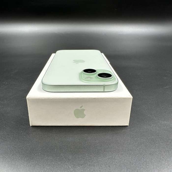 iPhone 15 128GB Green