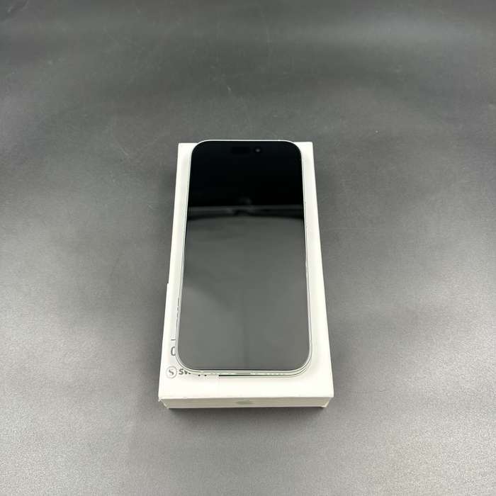 iPhone 15 128GB Green