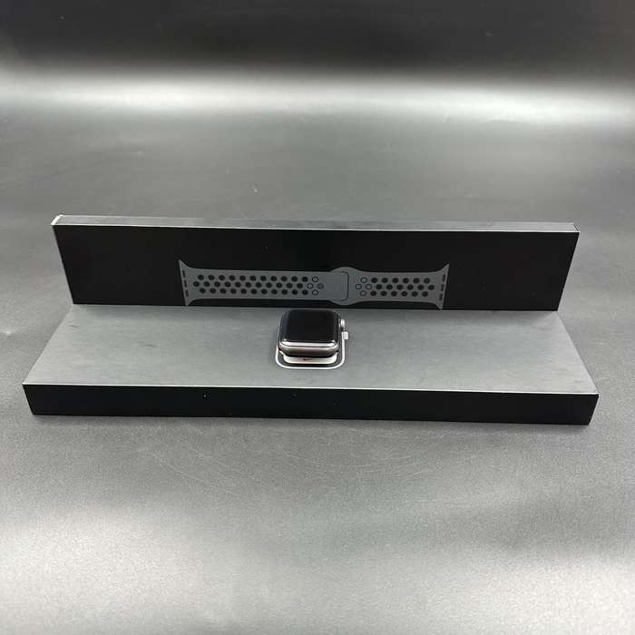 Apple Watch SE (Gen 1) 40MM GPS + Cellular Space Grey