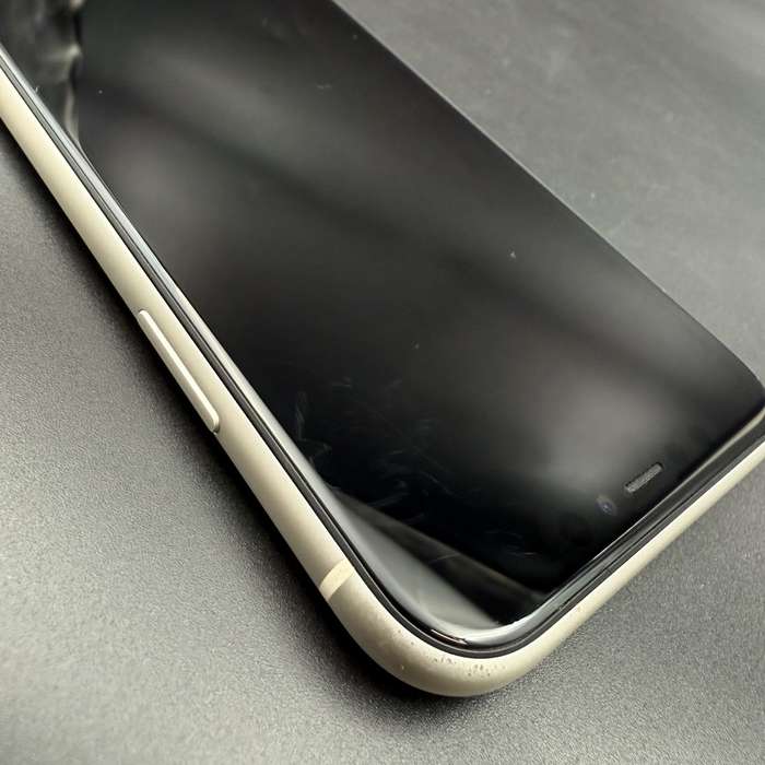 iPhone 11 256GB White