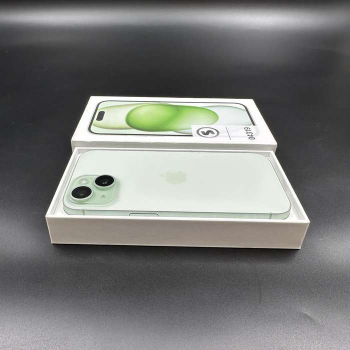 iPhone 15 256GB Green