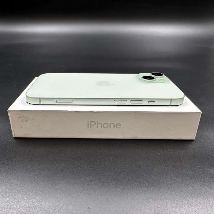 iPhone 15 256GB Green