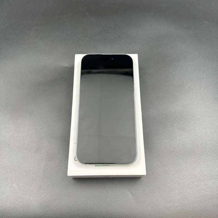 iPhone 15 256GB Green