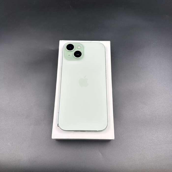 iPhone 15 256GB Green