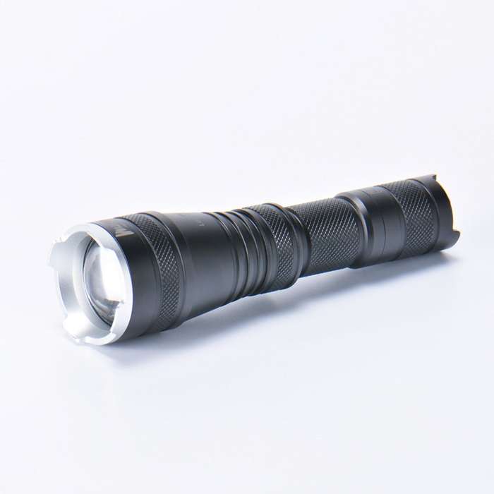 Wuben L60 1200 Lumen 320m Throw Zoomable Rechargeable LED Flashlight with 18650 Battery