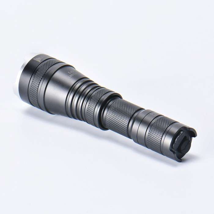Wuben L60 1200 Lumen 320m Throw Zoomable Rechargeable LED Flashlight with 18650 Battery