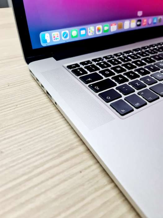 Macbook Pro 15inch Retina Core i7 16GB RAM 512GB SSD (Pre-Owned)