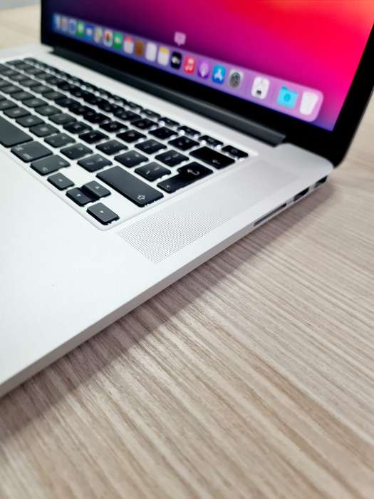 Macbook Pro 15inch Retina Core i7 16GB RAM 512GB SSD (Pre-Owned)