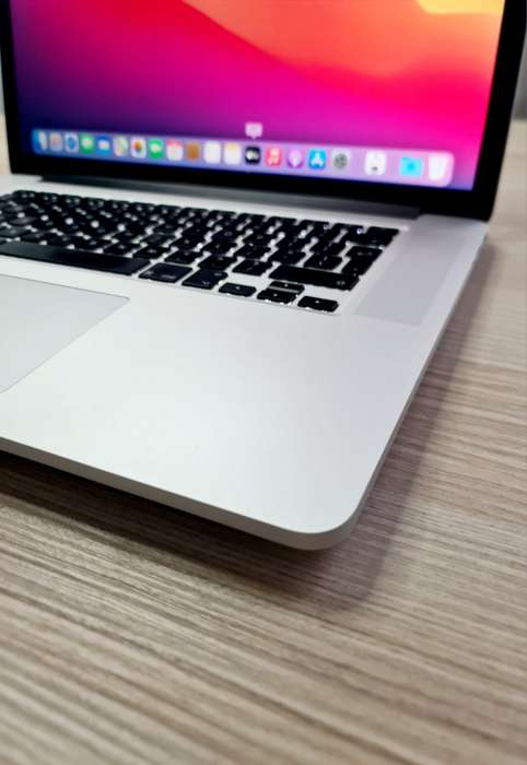 Macbook Pro 15inch Retina Core i7 16GB RAM 512GB SSD (Pre-Owned)