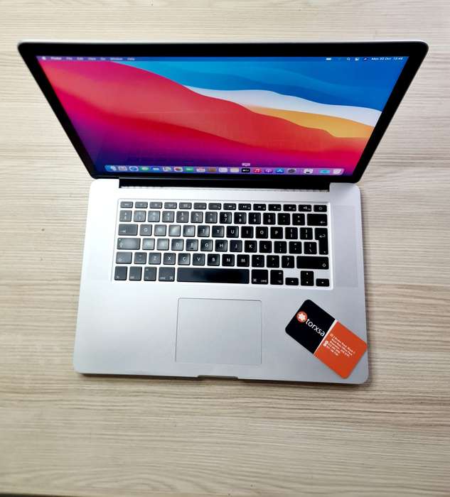 Macbook Pro 15inch Retina Core i7 16GB RAM 512GB SSD (Pre-Owned)