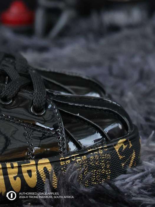 Glossy Glacia II Sneakers - Black