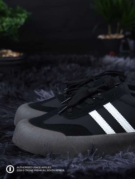 L.A.X Rebellion Sneakers - Black