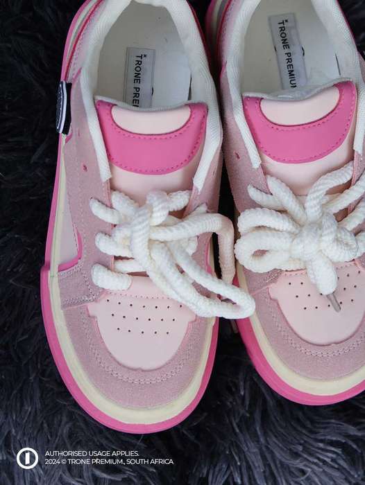 Trone Pink Princess Pumps