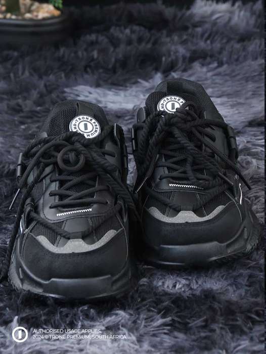 Rugged-X Pump Sneakers - Black
