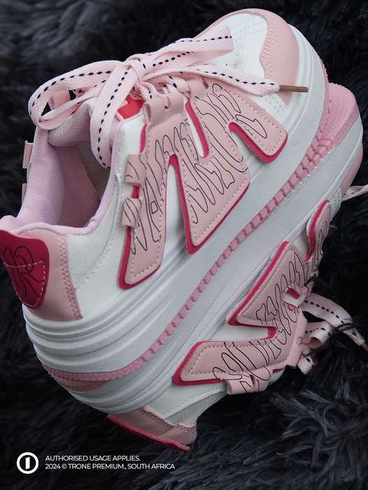 Trone x DMQ Sneakers - Pink
