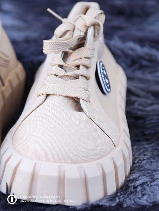 Trone Evoke Chuck Sneakers - Cream