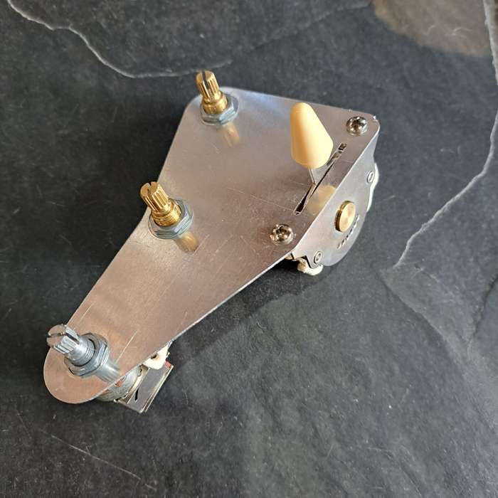 SSS / HSS Prewired Electronic Assembly with "Gilmour" Push Pull Mod for Stratocaster type Guitars...