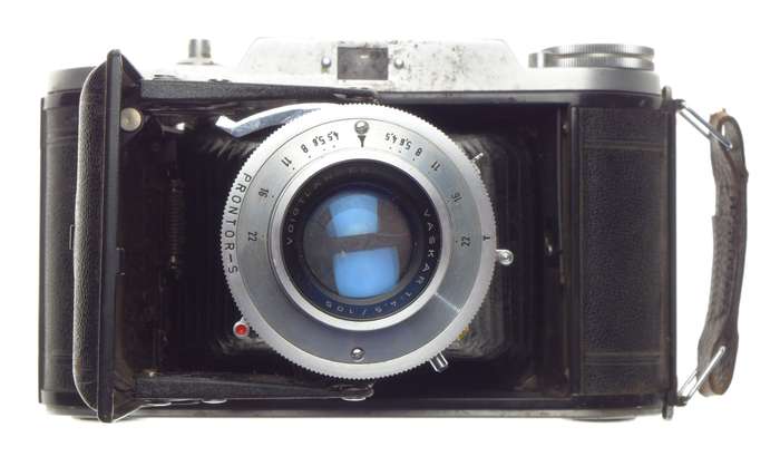 VASKAR 4.5/105mm Voigtlander coated lens Bessa I med. Format camera