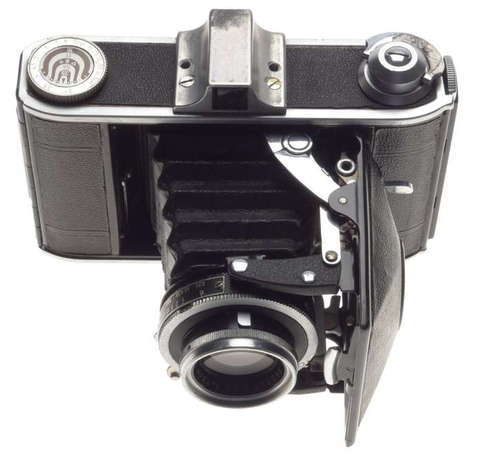 Voigtlander Bessa 66 large format 120 film camera Skopar lens