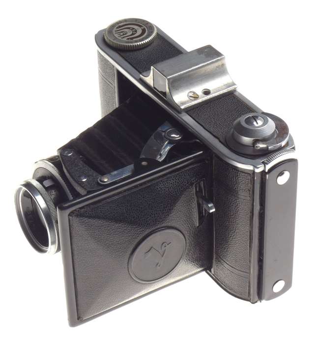 Voigtlander Bessa 66 large format 120 film camera Skopar lens