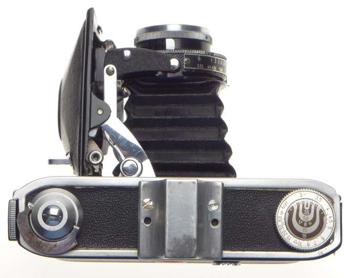 Voigtlander Bessa 66 large format 120 film camera Skopar lens