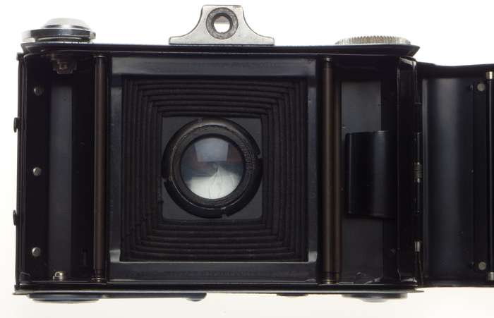 Voigtlander Bessa 66 large format 120 film camera Skopar lens