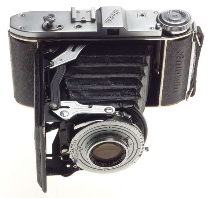 Balda 120 Vintage film camera Radionar 4.5/105 Schneider cased Strap
