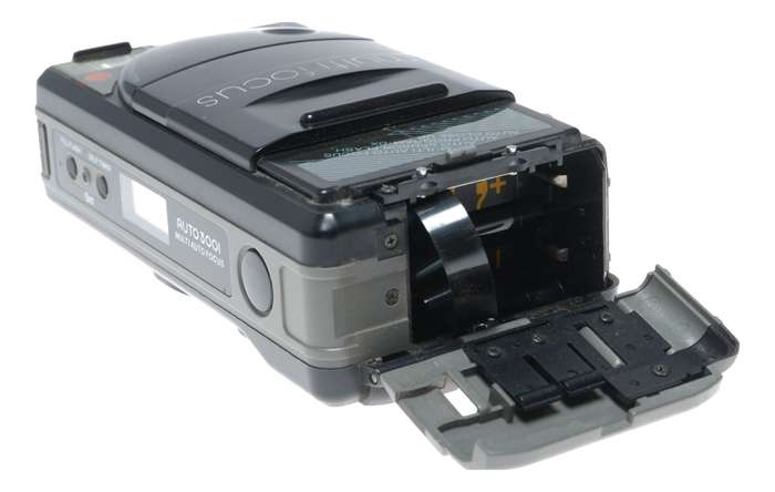 Chinon Auto 3001 Multi Focus Compact Point Shoot Film Camera 1:2.8 f=35mm