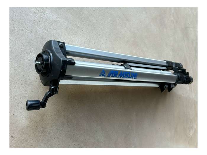 ARMSUN light weight camera tripod compact used as is