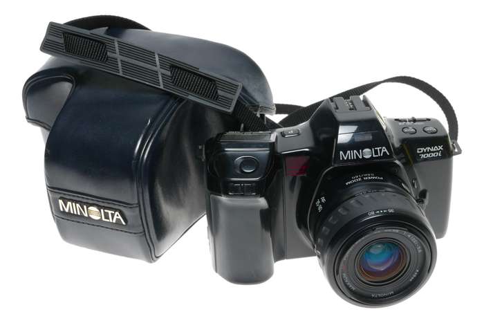 Minolta Dynax 7000i MAXXUM AF 35-80mm film camera