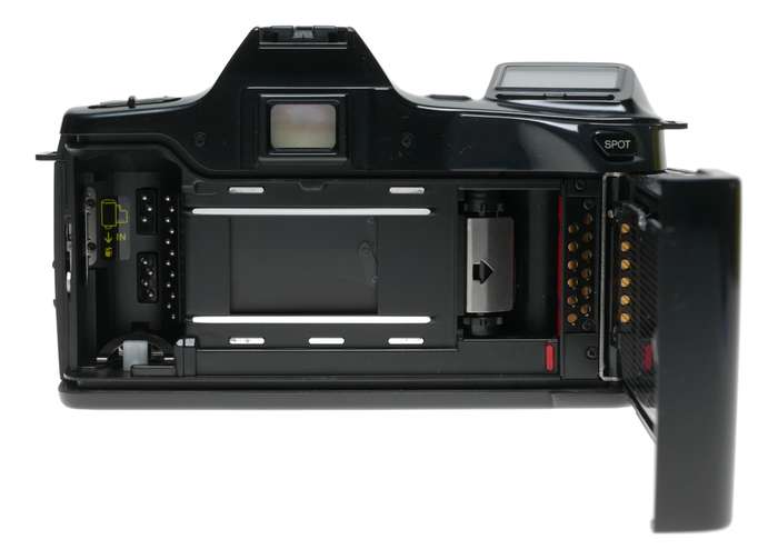 Minolta Dynax 7000i MAXXUM AF 35-80mm film camera